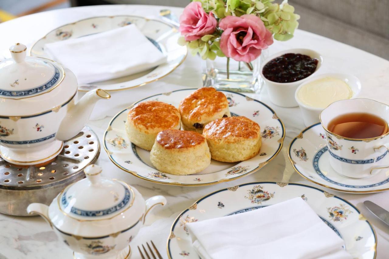 Готель The Ritz-Carlton, Куала-Лумпур Екстер'єр фото Afternoon tea at the Ritz