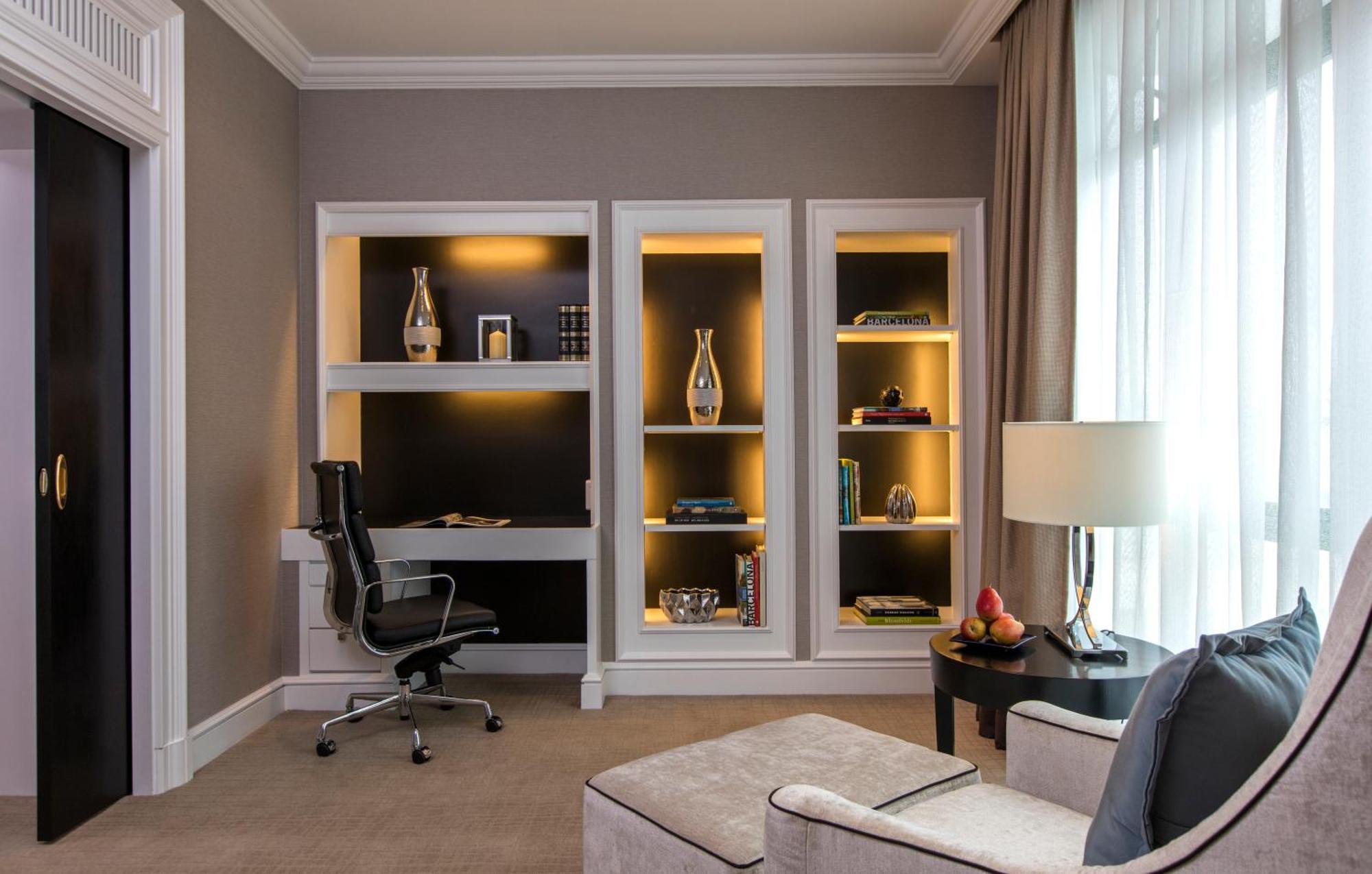 Готель The Ritz-Carlton, Куала-Лумпур Екстер'єр фото A room at the hotel
