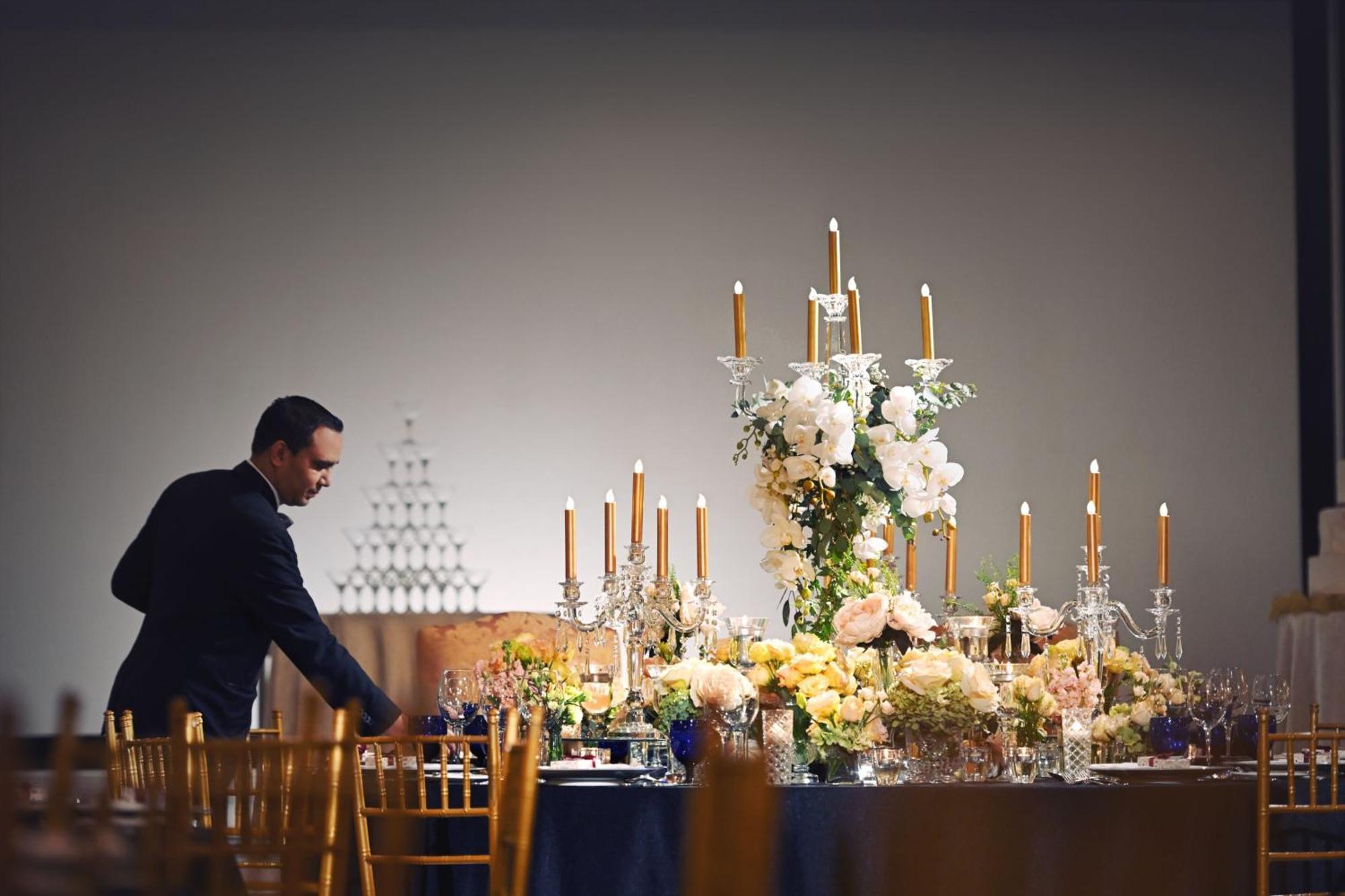 Готель The Ritz-Carlton, Куала-Лумпур Екстер'єр фото A wedding planner at work