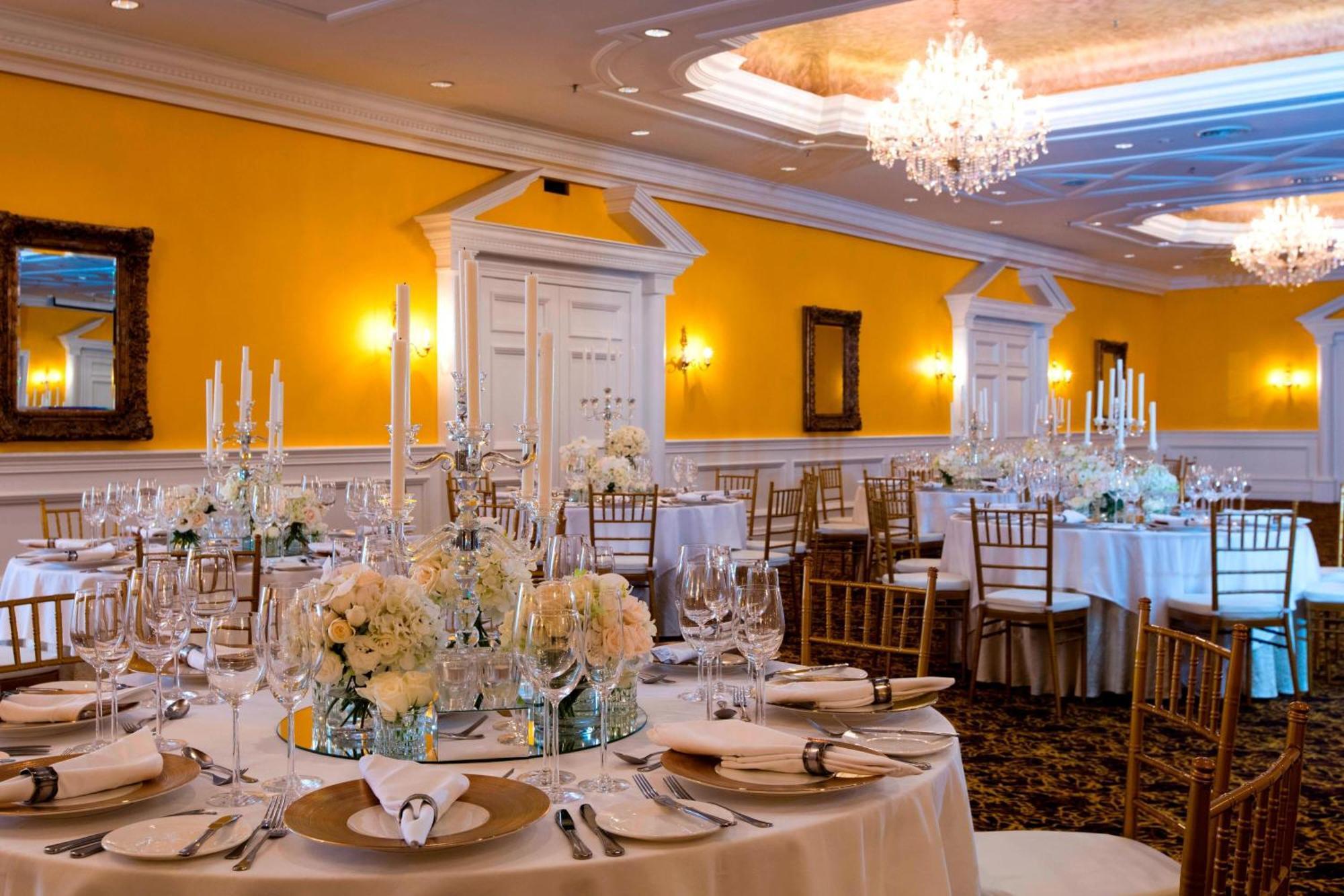 Готель The Ritz-Carlton, Куала-Лумпур Екстер'єр фото The ballroom at the Garden City Hotel